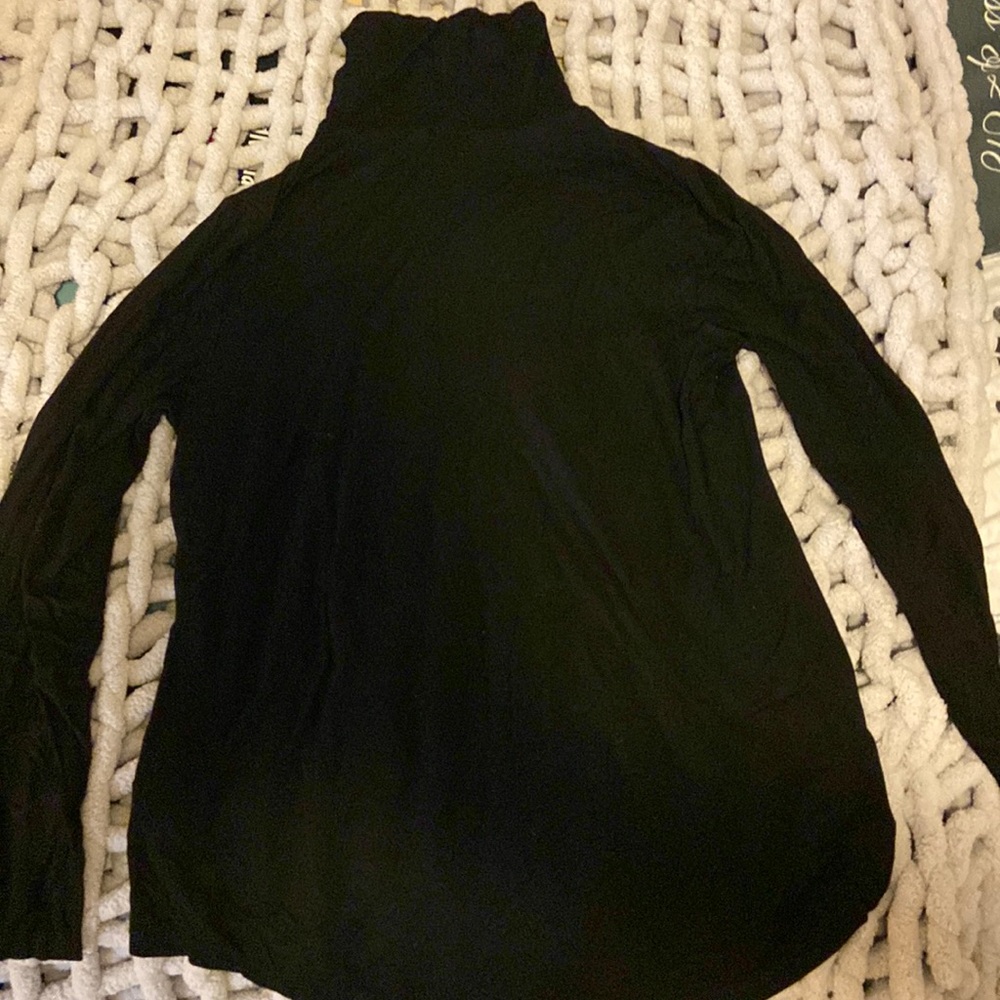 Black JM Collection turtle neck